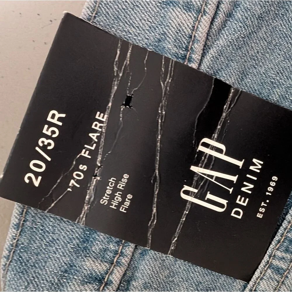 NWT Gap High rise 70's flare medium wash stretch throwback patch pocket size 20